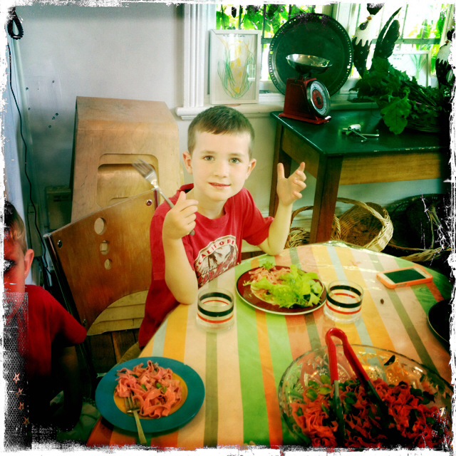 ourkitchengarden.net