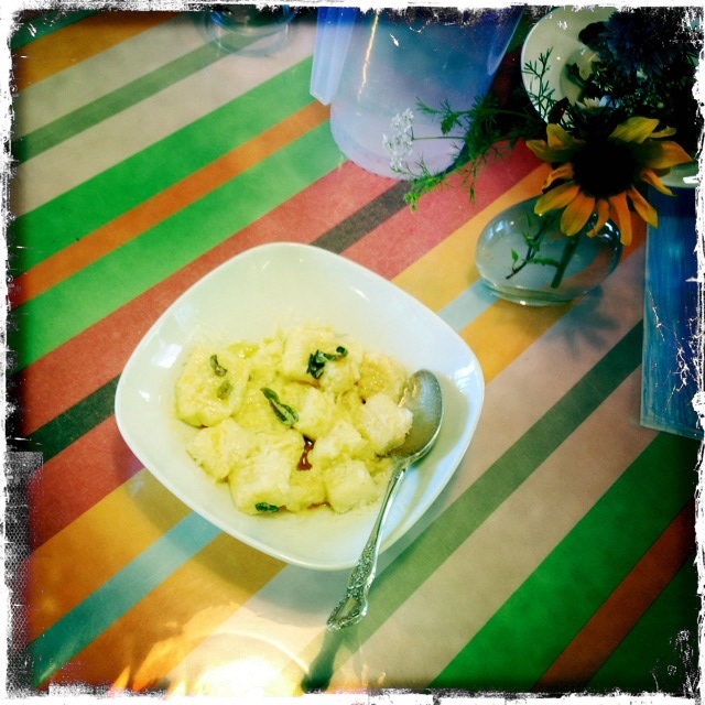 ourkitchengarden.net